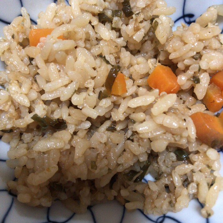 簡単！塩昆布とツナの炊き込みご飯